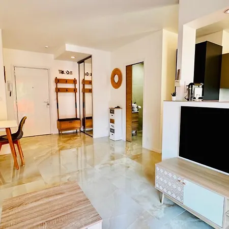 Climatise 600m De La *